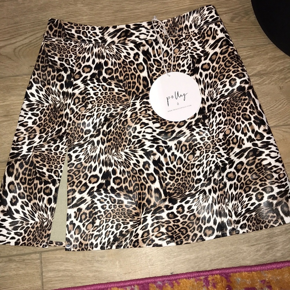 faux leather leopard mini skirt - Picture 2 of 5